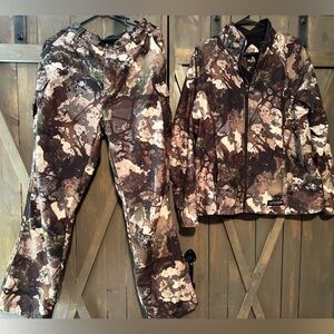 Guide Series Women’s Vortec Camo Size XL- Worn once